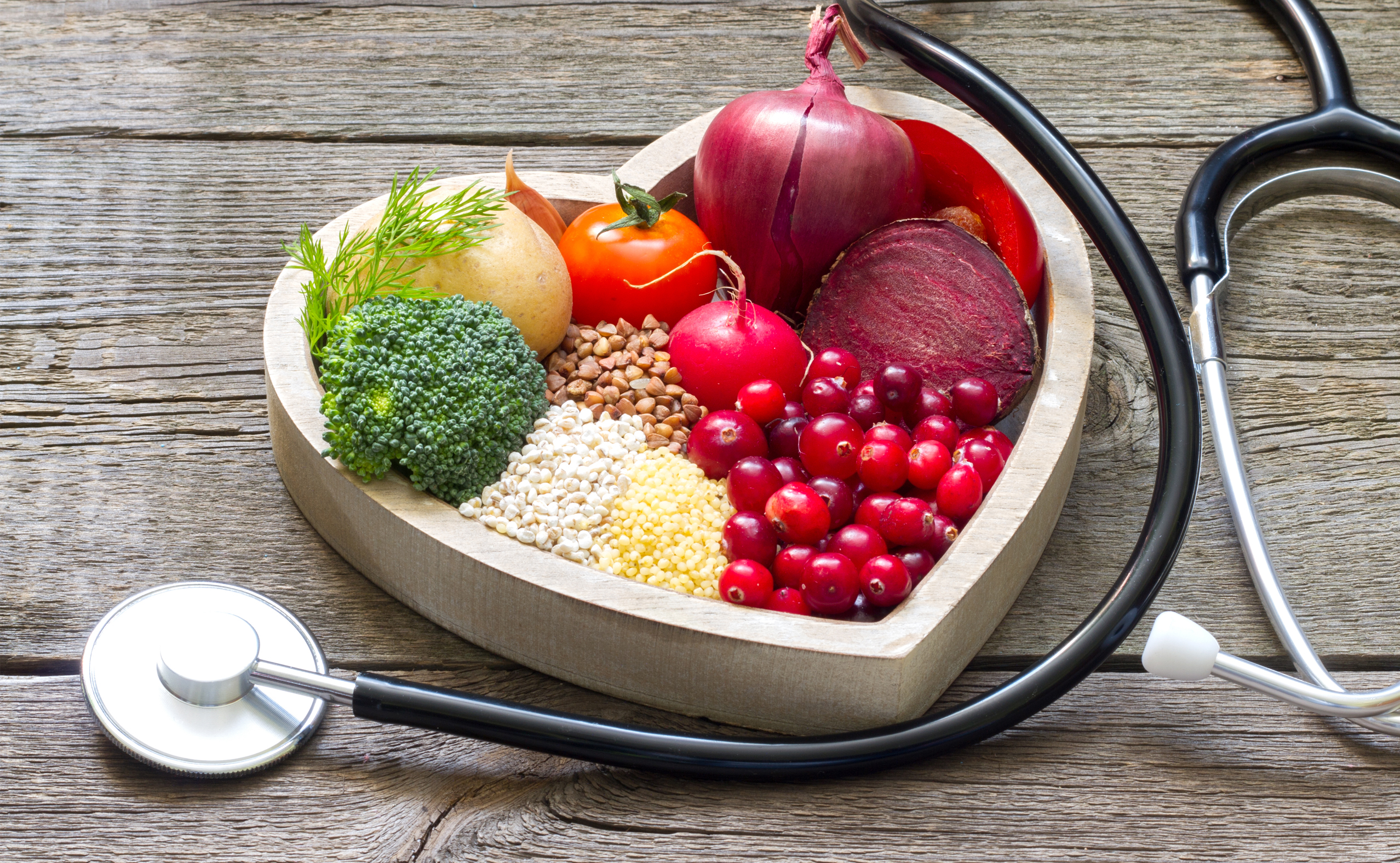 Healthy,Food,In,Heart,And,Cholesterol,Diet,Concept,On,Vintage